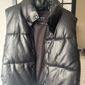 Zara Women's Black Puffer Vest